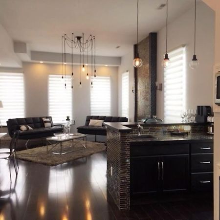 Luxury Three Story Apartment In Short North Кълъмбъс Екстериор снимка