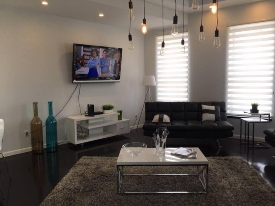 Luxury Three Story Apartment In Short North Кълъмбъс Екстериор снимка
