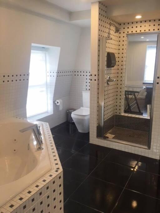 Luxury Three Story Apartment In Short North Кълъмбъс Екстериор снимка
